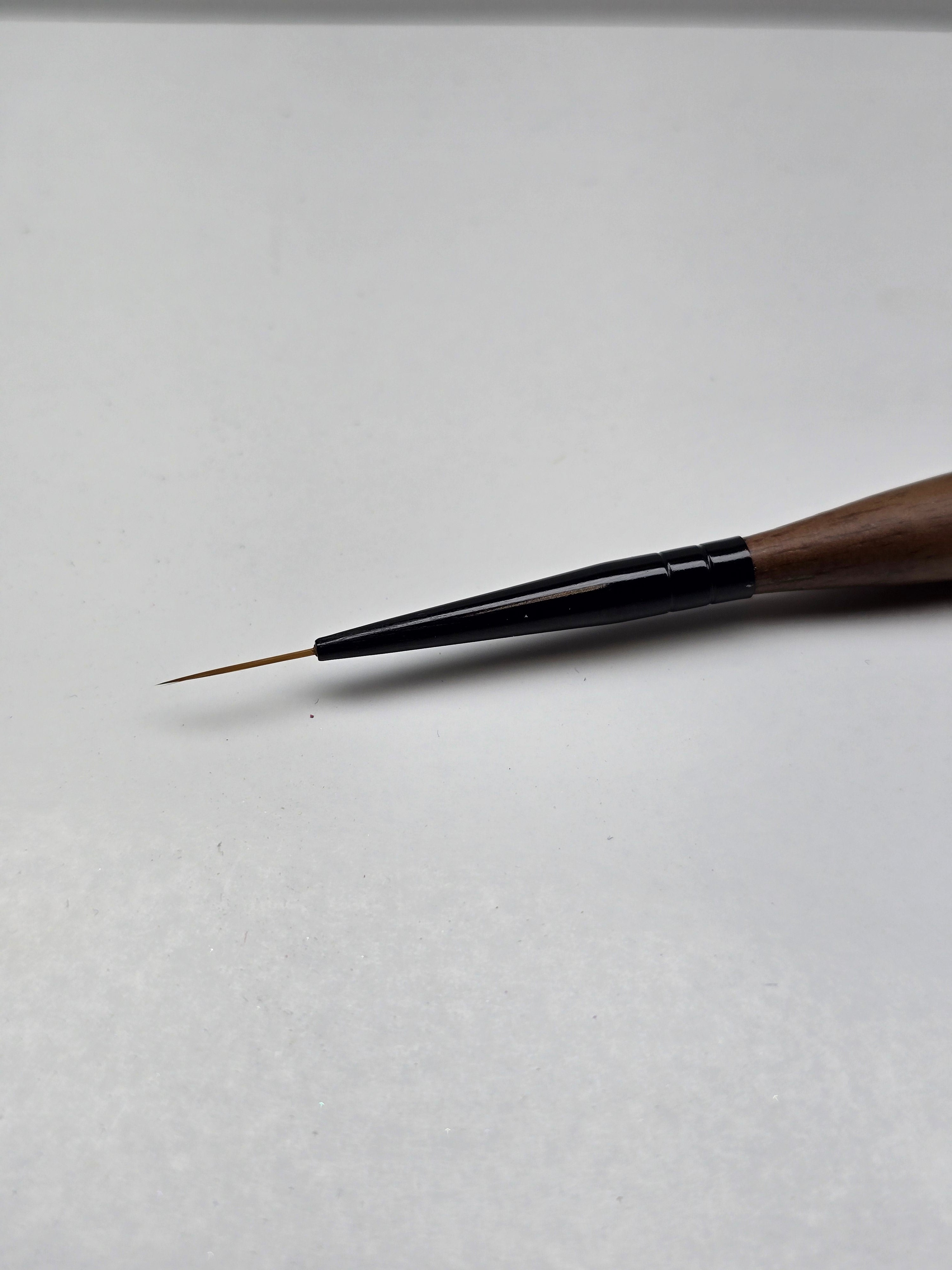 Pincel liner largo
